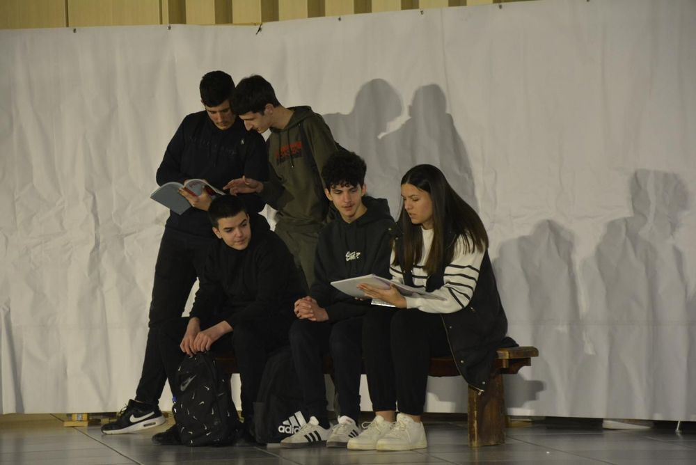 Frama Široki Brijeg s predstavom „Svi me vole, samo tata ne“ otvorila Festival religiozne drame