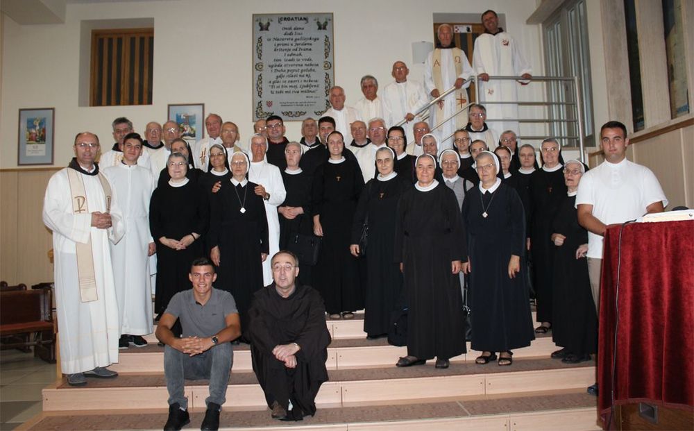 OPET SE U POSUŠJU OKUPILA DUHOVNA ZVANJA