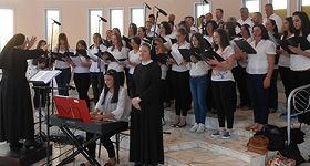 Veliki župni zbor iz -Posušja pjevao na misi uočnici sv. Ivana u Međugorju